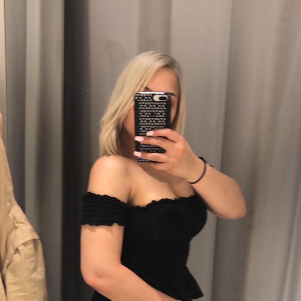 Meet your Posher, Abigail